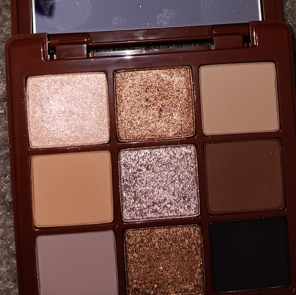 ABH Sultry eyeshadow palette - Picture 1 of 3